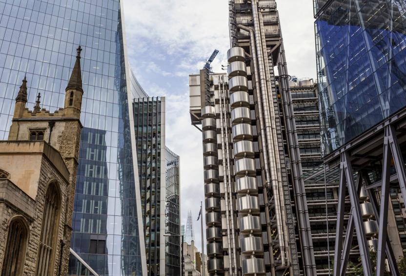 Exterior view of lloyds of london during the day